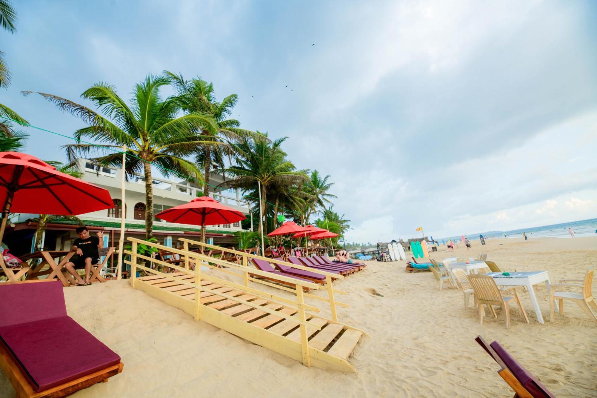 Royal Beach Hotel&Restaurant Hikkaduwa Exterior foto