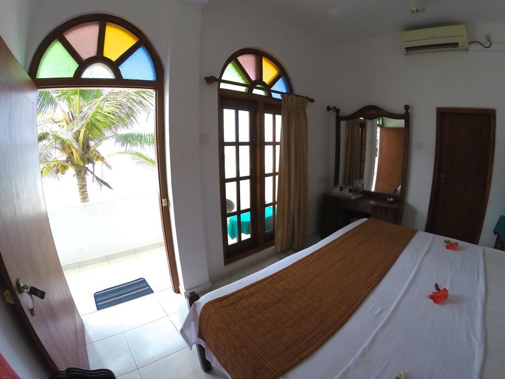 Royal Beach Hotel&Restaurant Hikkaduwa Exterior foto