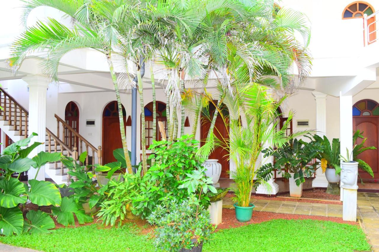 Royal Beach Hotel&Restaurant Hikkaduwa Exterior foto